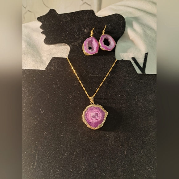 Gold and Pink Geode Necklace and Earring Set - Picture 4 of 4